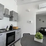 Maison Divaga Fleri