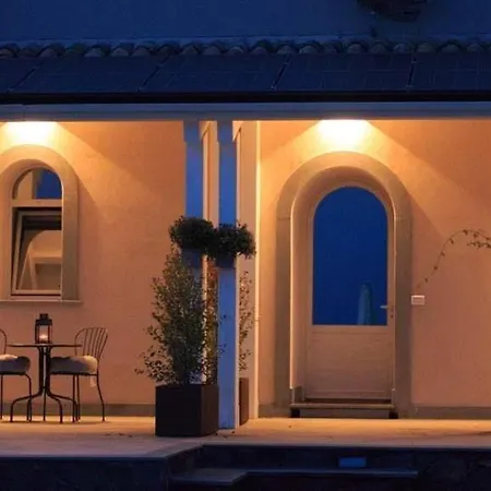Semesterbostad Maison Divaga Fleri